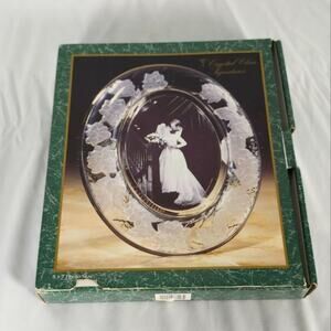 Vintage Oval Crystal Picture frame Chrysanthemum 5" x 7"